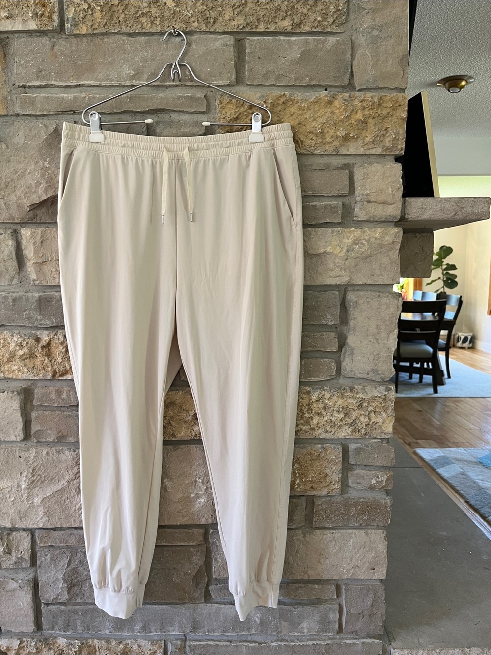 Old Navy Sleektech Cream Jogger Pants Size XL Tall Go-Dry